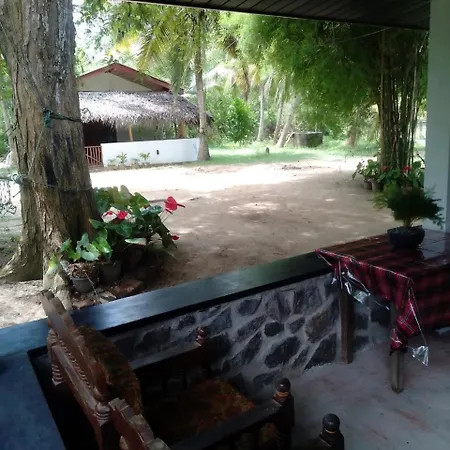 Soma Cabana, Homestay & Restaurant Tangalle Exterior photo